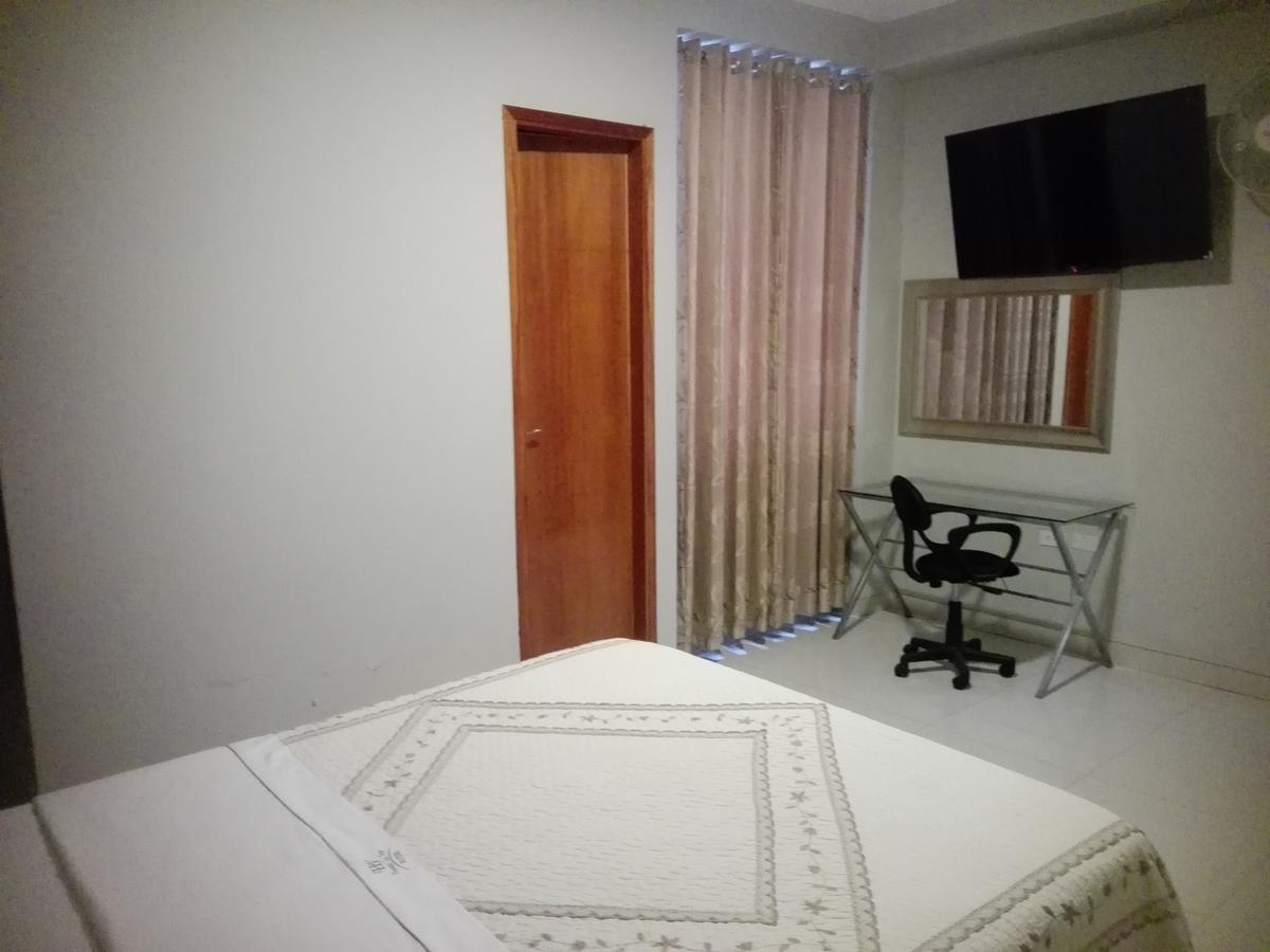 Hotel Vicente De La Vega Чиклайо Номер фото